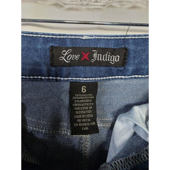 Love Indigo Denim Bermuda Shorts Women Size 6 Blue Mid Rise Five Pocket - Picture 5 of 6
